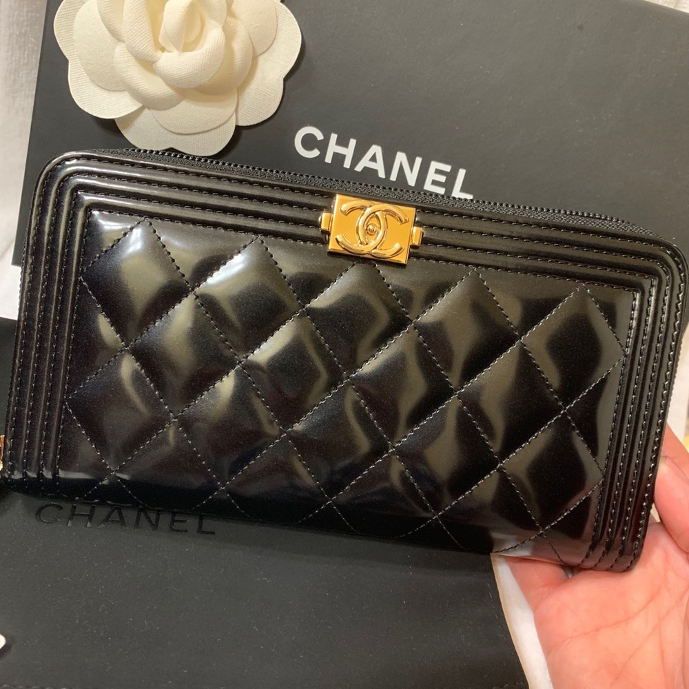 Authentic brand new Chanel wallet gold hardware